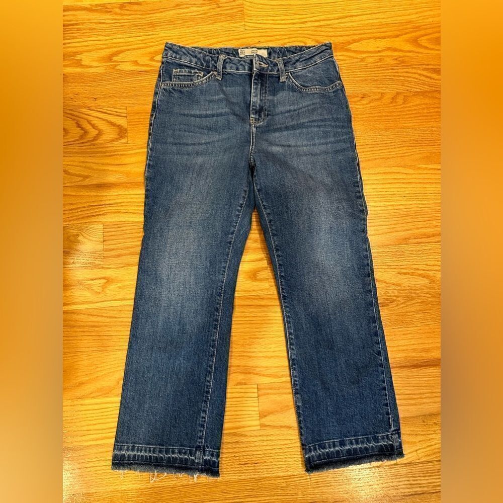 Topshop size 28 high rise cropped jeans raw hem